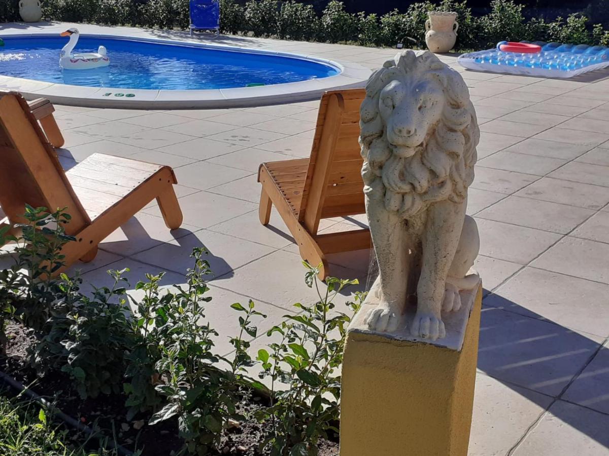 הוילה סיניסקולה Indipendente Con Piscina Uso Esclusivo Internet Illimitato מראה חיצוני תמונה